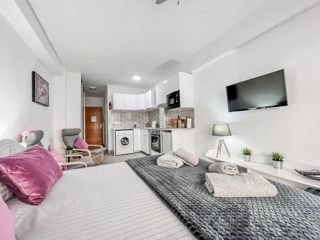 Reformed Studio Apartment In Central Nerja 3K Екстериор снимка